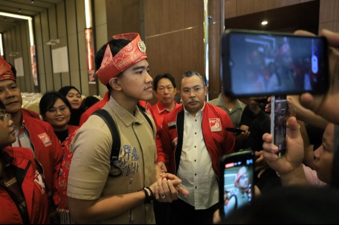 Ketua Umum (Ketum) Partai Solidaritas Indonesia (PSI), Kaesang Pangarep menghadiri Kopi Darat Wilayah (Kopdarwil) bersama PSI Kepri di Hotel Aston, Kota Batam, Provinsi Kepri, Senin (8/1/2023). Rapat ini digelar secara tertutup di Ruangan Grand Lotus Lantai 2. (Payus)