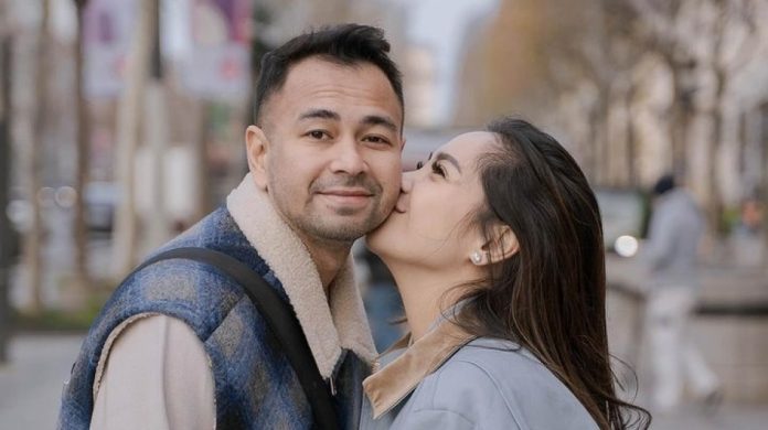 Dampingi Zulhas Lempar Susu Kotak untuk Rakyat, Raffi Ahmad Ikut Kena Julid