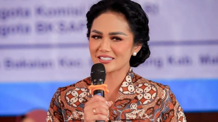 Gaji dan Tunjangan DPR Kris Dayanti Tuai Kritik: Dana Aspirasi Rp2,25 Miliar tapi Rakyat Gini-Gini AJa!