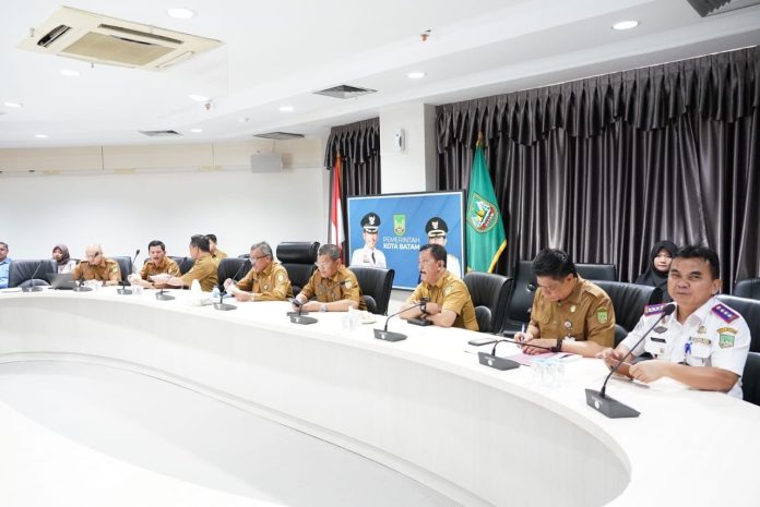 Tim Pengendalian Inflasi Daerah (TPID) Kota Batam berupaya menekan inflasi. Ketua Harian TPID Kota Batam Jefridin mengatakan pada 2023, komoditas penyebab inflasi pada komponen harga bergejolak adalah beras dan cabai. (Diskominfo Kota Batam)