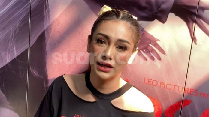 Celine Evangelista Bak Beri Kode Perceraian Ria Ricis Lewat Video Unggahannya Ini