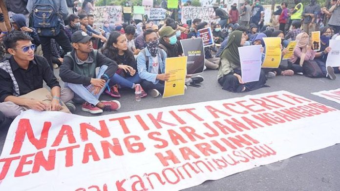 Gejayan Memanggil, Massa Aksi Kuliti Dosa Tiga Capres- Cawapres Pemilu 2024