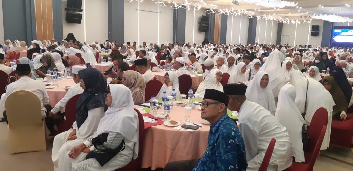 Debarkasi Hang Nadim Batam mencatat 21 kloter, dengan total 9.254 orang haji yang sudah kembali ke Tanah Air. Jamaah haji tersebut terdiri dari Provinsi Kepri, Riau, Kalimantan Barat. (Ist)