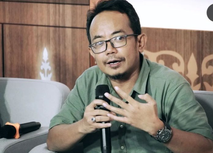 Mundurnya Ketua DPD Partai Nasional Demokrat (Nasdem) dan kader, Amsakar Achmad mendapat respon dari berbagai pihak. Satu di antaranya Direktur Perwakilan Public Trust Institute Kepulauan Riau Robby Patria. (ISTIMEWA)