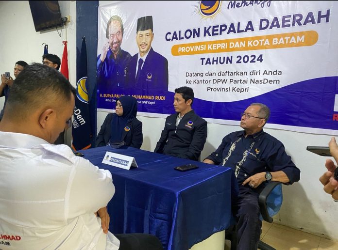 Ketua Tim Penjaringan Pilkada DPW Partai Nasional Demokrat (Nasdem) Khusus Kota Batam, Suhadi mengaku pihaknya tidak memberikan formulir pendaftaran bakal calon kepala daerah kepada Tim Amsakar Achmad Kota Batam. (Roma Uly Sianturi)