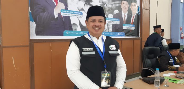 Ketua Panitia Penyelenggara Ibadah Haji (PPIH) Embarkasi Hang Nadim Batam Mahbub Daryanto mengatakan Upaya mempermudah Jemaah Calon Haji (JCH) lansia, Pemerintah Provinsi Kepulauan Riau (Kepri) memberikan bantuan 20 unit kursi roda, Sabtu (11/5/2024). (Roma Uly Sianturi)
