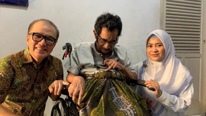 Dapat Bantuan Pengobatan dari Tantowi Yahya dan Ikke Nurjanah, Hamdan ATT Menitikkan Air Mata