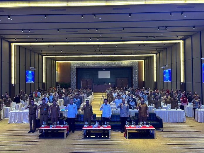 Jelang Penilaian Kepatuhan Penyelenggara Pelayanan Publik tahun 2024, Ombudsman RI Perwakilan Kepulauan Riau (Kepri) melakukan sosialisasi pada Senin, (6/5/2024) di Aston Hotel Pelita Batam. (HUMAS OMBUDSMAN KEPRI)