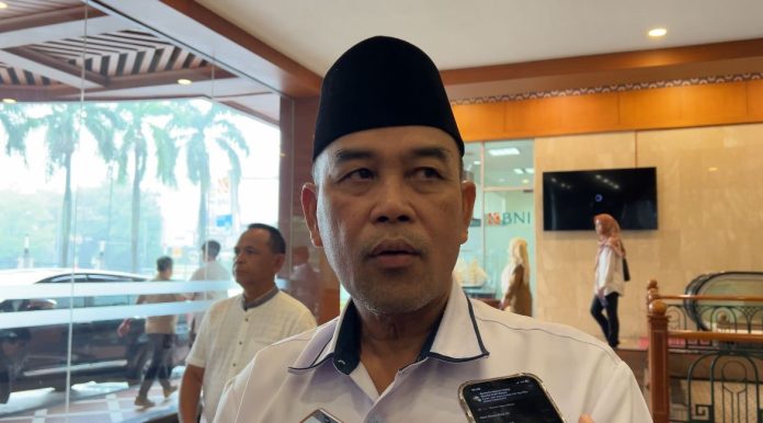 Dalam waktu dekat, Pemerintah Kota (Pemko) Batam akan mengeluarkan surat edaran terkait penerapan parkir berlangganan kepada Aparatur Sipil Negara (ASN) dan pejabat eselon II. Hal ini dilakukan untuk mendukung peningkatan distribusi parkir. (Roma Uly Sianturi)