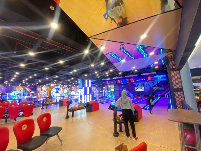 Pertama kalinya hadir di Kota Batam, Provinsi Kepulauan Riau (Kepri) Funworld Bowling siap menemani waktu luang keluarga. Permainan Bowling ini bisa dinikmati bersama seluruh keluarga, teman dan sahabat. (IST)