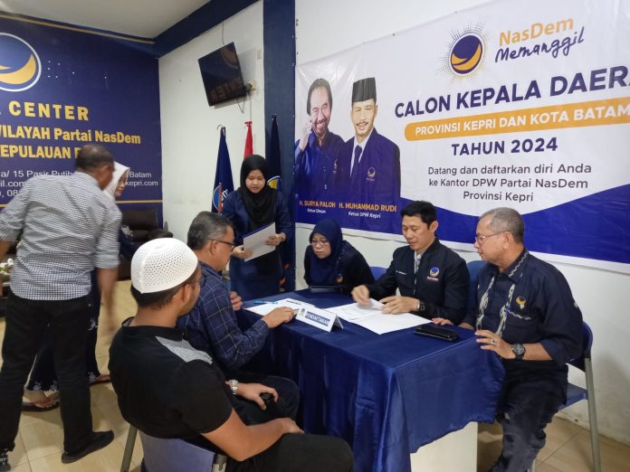 Mencuatnya keinginan Jefridin Hamid maju sebagai bakal calon Walikota dan Wakil Walikota Batam mendapat tanggapan dari pengamat politik dari Sekolah Tinggi Ilmu Sosial dan Ilmu Politik (Stisipol) Raja Haji, Zamzami A Karim. (Roma Uly Sianturi)