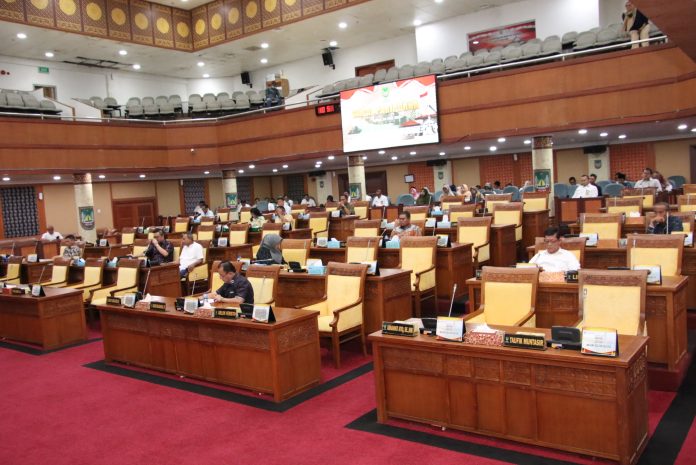 Dewan Perwakilan Rakyat Daerah (DPRD) Kota Batam menggelar rapat paripurna dengan dua agenda sekaligus, Rabu (29/5/2024) sekira pukul 10.00 WIB. (Setwan DPRD Kota Batam)