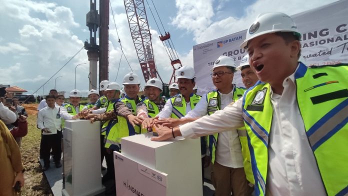 Badan Pengusahaan (BP) Batam telah melakukan Groundbreaking pada Kamis (30/5/2024). Target proyek ini selesai dalam dua tahun. (Roma Uly Sianturi)