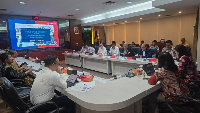 Komisi Pengawas Persaingan Usaha (KPPU) menggelar Focus Group Discussion (FGD) terkait penyelenggaraan Ferry Batam - Singapura, Selasa (11/6/2024). (Humas BP Batam)