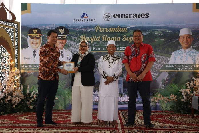 Wakil Gubernur Kepulauan Riau (Kepri), Marlin Agustina meresmikan Masjid Hagia Sophia di Tiban Indah, sekupang, Kamis (13/6/2024). (Diskominfo Kota Batam)