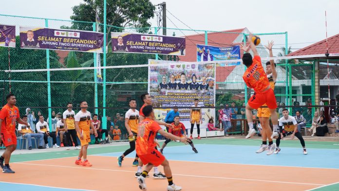 Tim Voli A Putra BP Batam berhasil mengukir prestasi gemilang dalam ajang Kejuaraan Bola Voli Piala Bergilir Walikota Batam Tahun 2024, Sabtu (15/6/2024). (Humas BP Batam)