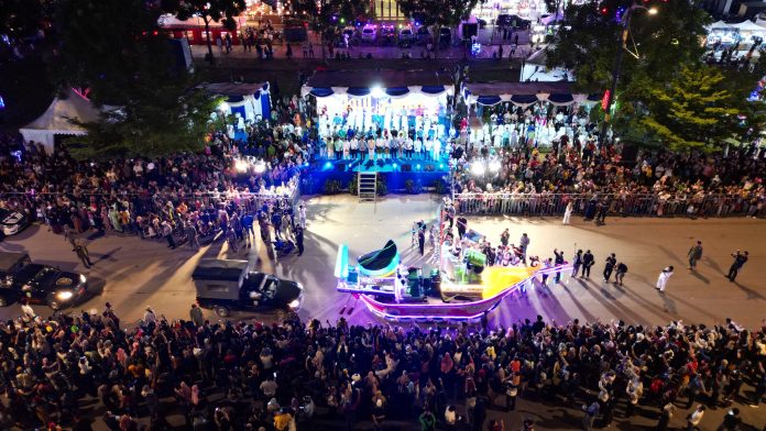 pawai takbir di Dataran Engku Hamidah, Batam Centre, Kota Batam, Kepri, Minggu, (16/6/2024) malam. (Istimewa)