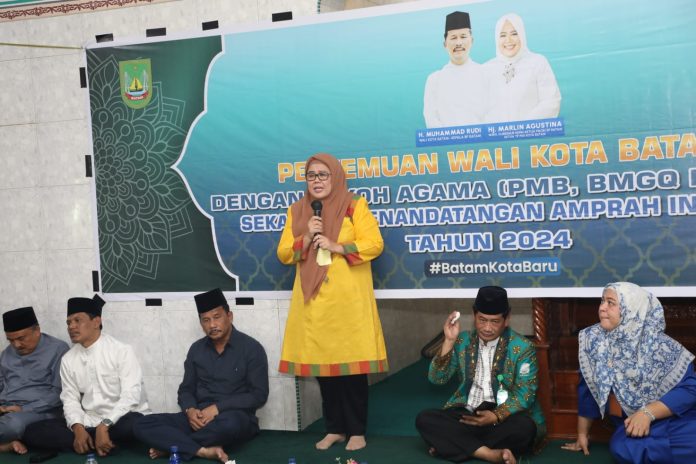 Wakil Gubernur Kepulauan Riau, sekaligus Ketua Tim Penggerak Pemberdayaan Kesejahteraan Keluarga (TP- PKK) Kota Batam Marlin Agustina, Silaturahmi dengan tokoh agama se-Kecamatan Lubukbaja, di Masjid An- Nur, Blok V Batuselicin, Lubukbaja, Batam, Jumat (21/6/2024). (Diskominfo Kota Batam)