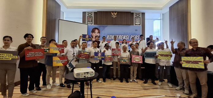 Aliansi Praktisi Hukum & Masyarakat Peduli Batam (AHLI Batam) bersama Calon Wakil Walikota Batam Li Claudia Chandra tampak mendeklarasikan antisipasi potensi penyalahgunaan kewenangan dan ketidaknetralan Aparatur Sipil Negara (ASN). (uly)