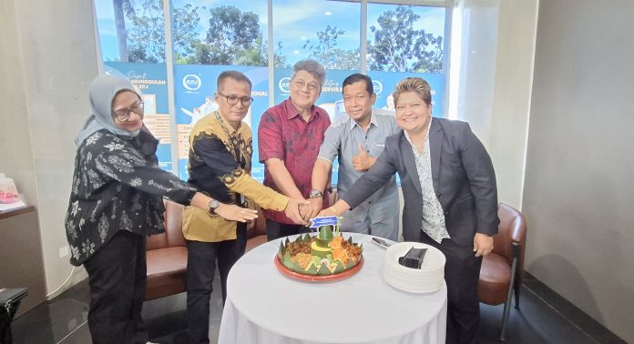 Rumah Sakit (RS) KPJ Healthcare Berhad Malaysia membuka Representatif Office (RO) atau kantor perwakilan di Batam. Terletak di Kantor Graha Pena Lantai 1 Suite 107, tepatnya di Jalan Ahmad Yani, Kelurahan Teluk Tering, Kecamatan Batam Kota, Kota Batam, Provinsi Kepulauan Riau (Kepri). (uly)