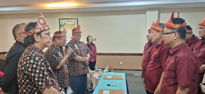 Perkumpulan Keluarga Besar Sumatera Selatan (PKBSS) menggelar pelantikan pengurus PKBSS Kota Batam masa bakti 2024-2027. Pelantikan ini digelar di Hotel PIH, Kota Batam, Provinsi Kepulauan Riau, Sabtu (27/7/2024). (uly)