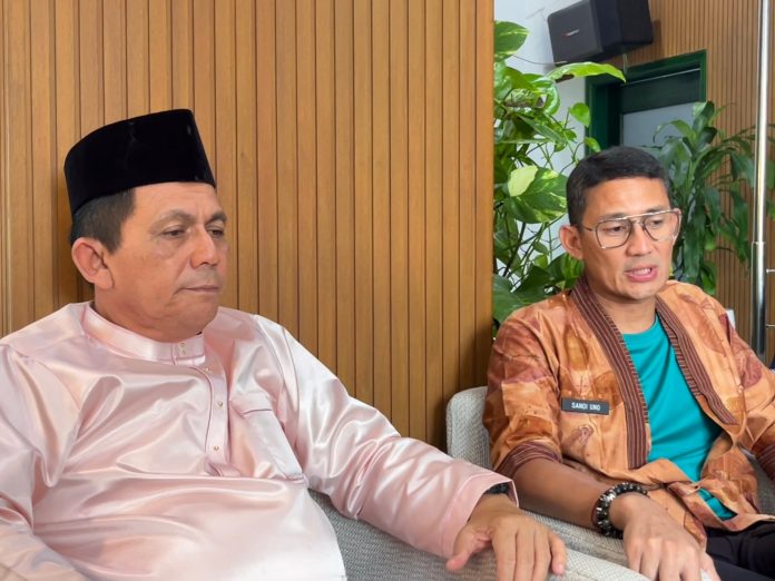 Menteri Pariwisata dan Ekonomi Kreatif/Kepala Badan Pariwisata dan Ekonomi Kreatif (Menparekraf/Kabaparekraf) Sandiaga Salahuddin Uno mengharapkan penerapan visa kunjungan saat kedatangan atau Visa on Arrival (VOA) khusus pintu masuk imigrasi di Provinsi Kepulauan Riau (Kepri) mulai berlaku Juli 2024. (Roma Uly Sianturi)