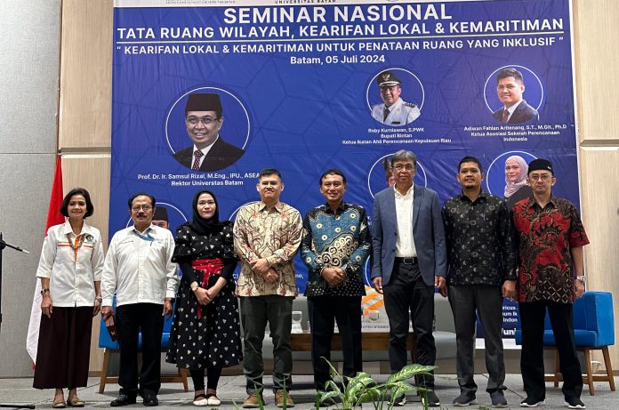 Magister Perencanaan Wilayah Fakultas Teknik Universitas Batam (Uniba) menggelar Seminar Nasional, Jumat (5/7/2024) hingga Sabtu (6/7/2024) di Hotel Harris Batam Centre, Kota Batam, Provinsi Kepri. (Humas Uniba)