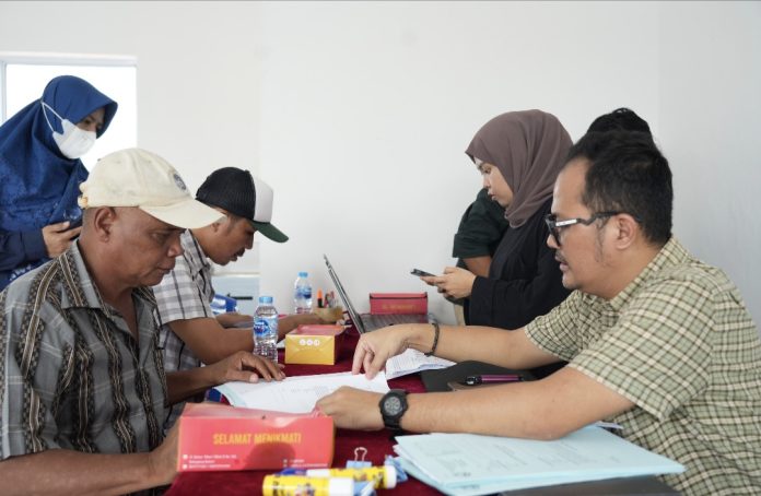 BP Batam memberikan kesempatan kepada warga terdampak pembangunan Rempang Eco-City untuk memilih lokasi hunian atau rumah baru sesuai site plan. (Humas BP Batam)