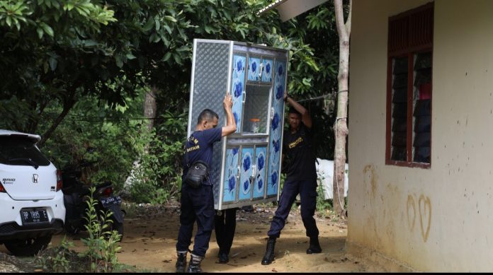 BP Batam kembali memfasilitasi pergeseran terhadap warga yang terdampak pembangunan Rempang Eco-City. Sebanyak 8 Kepala Keluarga (KK) bersedia pindah ke hunian sementara pada Senin, (22/7/2024). (Humas BP Batam)