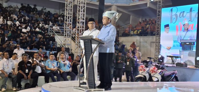 Gubernur Kepulauan Riau (Kepri), Ansar Ahmad mengingatkan pasangan Calon Wali Kota Batam dan Wakil Wali Kota Batam, Amsakar Achmad dan Li Claudia bersinergi bersama membangun Kepri apabila terpilih menjadi Kepala Daerah. (uly)