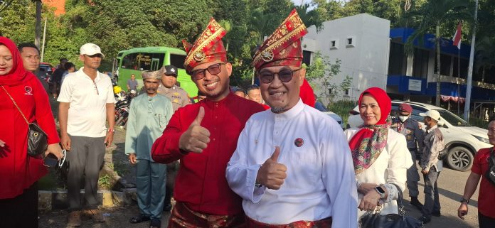 Hari ketiga pendaftaran Bakal Calon Wali Kota dan Bakal Calon Wakil Wali Kota, pasangan calon (Paslon) Nuryanto - Hardi Hood (Nadi) mendaftar ke Komisi Pemilihan Umum (KPU) Kota Batam. (uly)