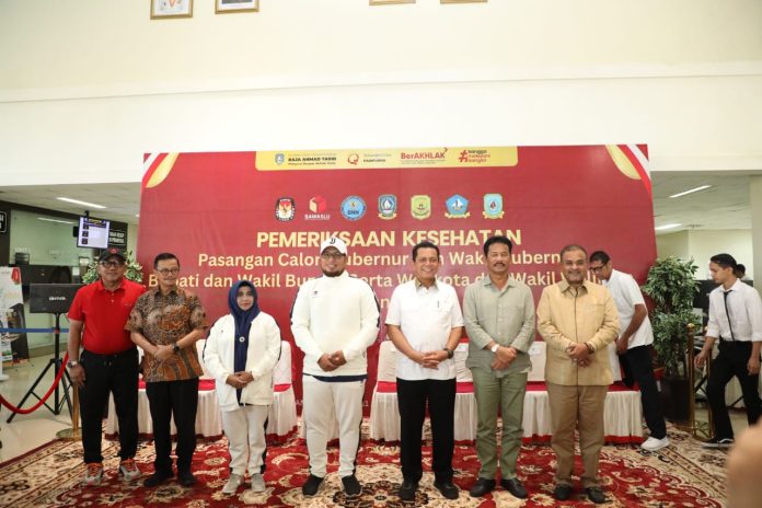 Dua pasangan bakal calon Gubernur dan Bakal Calon Wakil Gubernur, Muhammad Rudi - Aunur Rafiq dan Ansar Ahmad - Nyanyang Haris Pratamura menjalani pemeriksaan kesehatan di RSUD Raja Ahmad Tabib Tanjungpinang, Sabtu (31/8/2024). (IST)