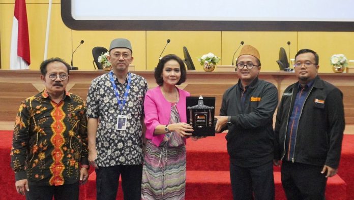 Relawan Jurnal Indonesia (RJI) bekerja sama dengan Universitas Batam, sukses menyelenggarakan acara 