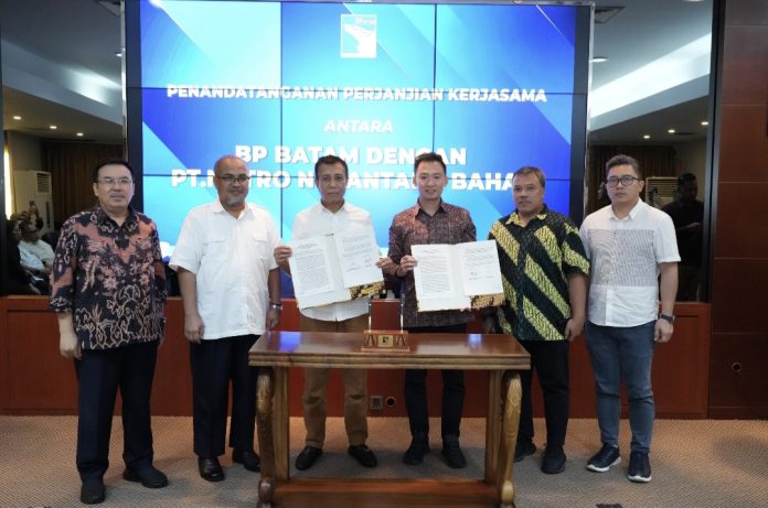 Caption : Pelaksanaan Penandatanganan Kerja Sama Pelabuhan Batam Centre antara BP Batam dengan PT. Metro Nusantara Bahari, Kamis petang (1/8/2024). (Humas BP Batam)