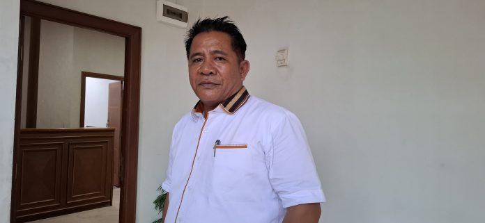 Anggota DPRD Kota Batam dapil Batuaji, Tumbur Hutasoit mendesak agar aparat kepolisian segera mengambil tindakan tegas untuk menangkap para pelaku perampokan di Alfamart tersebut. (uly)
