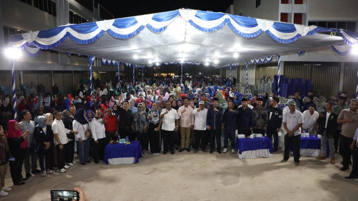 Ribuan relawan dan masyarakat Kecamatan Sekupang, Kota Batam, Provinsi Kepri menghadiri deklarasi calon Gubernur dan Wakil Gubernur Provinsi Kepulauan Riau, Masa kampanye Pilkada 2024 terbilang sangat singkat. Hanya dua bulan atau 60 hari, yakni sejak 25 September hingga 23 November 2024 mendatang. Rudi dan Aunur Rafiq, Jumat (30/8/2024) malam. (IST)