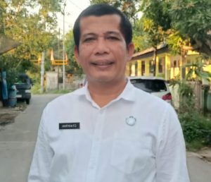 Koordinator Relawan Rudi-Rafiq, Haryanto menyayangkan pengrusakan baliho tersebut karena sama sekali tak berkaitan dengan unjukrasa atau tuntutan warga Perumahan Putra Jaya, Tanjunguncang soal aliran air. (IST)