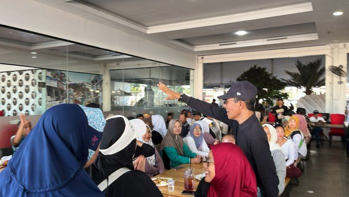 Jalan Sehat yang diselenggarakan oleh keluarga HmI dan KAHmI Kota Batam sempena Milad HmI ke-58 di Bengkong, Minggu (22/9/2024). (IST)