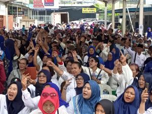 Suasana kemeriahan kampanye perdana pasangan Gubernur dan Wakil Gubernur Provinsi Kepulauan Riau (Kepri) nomor urut 2, H Muhammad Rudi dan H Aunur Rafiq (Rudi-Rafiq) yang digelar di Posko Kemenangan pasangan ini kiat meriah. (uly)