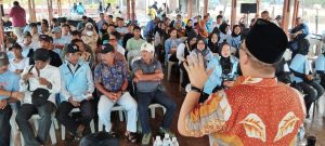 Kampanye perdana Calon Wakil Gubernur Kepri Nomor Urut 1, Nyanyang Haris Pratamura memilih untuk melakukan sosialisasi dengan ratusan tim relawan Kecamatan Pulau Belakang, Sabtu (18/9/2024). (IST)