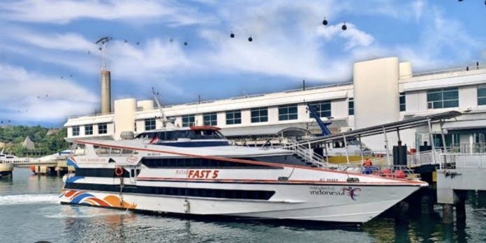 Harga tiket Batam Singapura turun Rp 30 ribu yang akan mulai diberlakukan pada 24 September 2024. (ILUSTRASI)