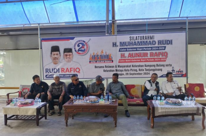 Kampanye Calon Gubernur Kepulauan Riau (Kepri) nomor urut 2, Muhammad Rudi (HMR) di Tanjungpinang, Minggu (29/9/2024), terus berlanjut. Setelah pertemuan di Kelurahan Air Raja dan Kelurahan Pinang Kencana, ada tiga titik kampanye lagi yang didatangi Rudi. (IST)
