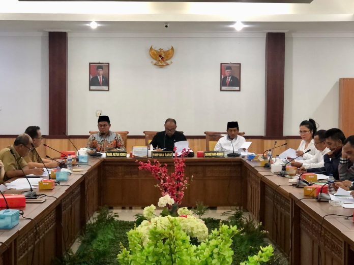 Komisi II DPRD Kota Batam menggelar Rapat Dengar Pendapat (RDP) bersama Dinas Koperasi Kota Batam membahas program kerja untuk tahun 2025. (IST)