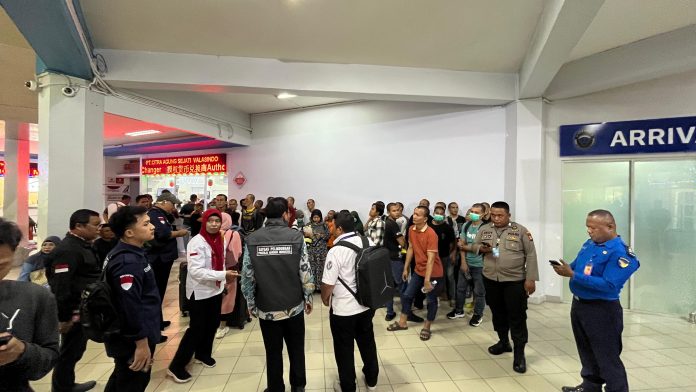 88 Warga Negara Indonesia (WNI) bermasalah dideportasi dari Malaysia melalui Pelabuhan Feri Internasional Batam Center, Kota Batam, Kepulauan Riau (Kepri), Kamis (10/10/2024). (IST)