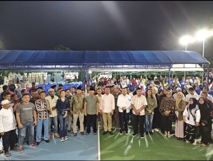 Calon Gubernur Kepulauan Riau (Kepri) nomor urut 2, H Muhammad Rudi (HMR), bersilaturahmi sekaligus melakukan kampaye dialogis dengan masyarakat Kelurahan Seiharapan, Sekupang, Kota Batam, Kamis (3/10/2024). (IST)