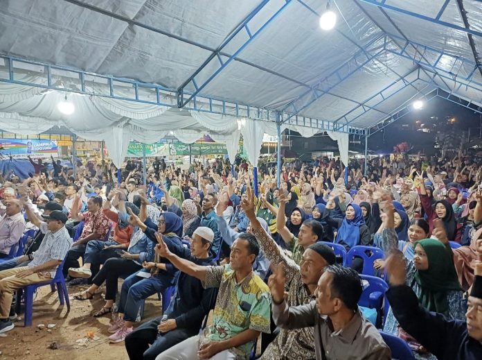 Masyarakat Kelurahan Seilekop siap memenangkan pasangan calon (paslon) Gubernur dan Wakil Gubernur Kepulauan Riau (Kepri) nomor urut 2, H Muhammad Rudi (HMR), dan H Aunur Rafiq, (Rudi- Rafiq/2R), pada pemilihan kepala daerah November 2024 mendatang. (IST)