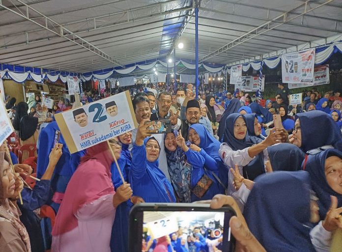 Silaturahmi dan Kampanye Dialogis Paslon Gubernur dan Wakil Gubernur Kepulauan Riau (Kepri) nomor urut 2, HMR, dan H Aunur Rafiq (Rudi- Rafiq), di halaman ruko Buana Garden, Kelurahan Tanjungpiayu, Seibeduk, Batam, Selasa (15/10/2024), malam. (IST)