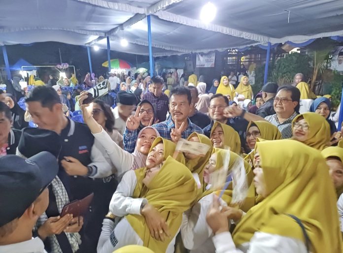 Silaturahmi dan Kampanye Dialogis Paslon Gubernur dan Wakil Gubernur Kepri, nomor urut 2, HMR dan H Aunur Rafiq (Rudi- Rafiq), di Tamanraya Tahap 3, Belian, Batamkota, Batam, Kamis (24/10/2024). (IST)