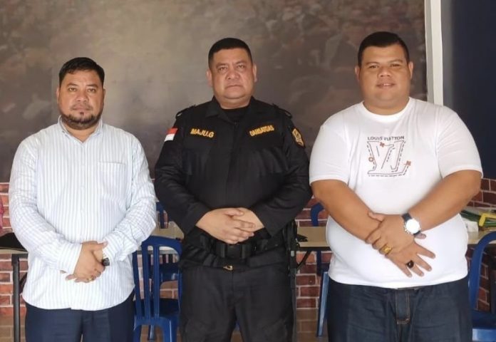 Ditemui pada Sabtu (26/10/2024), Panglima Utama Suherman, sekaligus pendiri Lang Laut Provinsi Kepri, menginstruksikan untuk semua panglima muda se- provinsi Kepri yang sudah terbentuk, harus tegak lurus satu komando mendukung Rudi-Rafiq. (Ist)