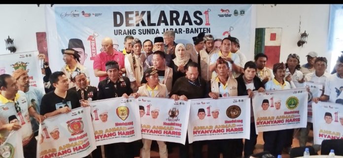 Ratusan Pengurus Paguyuban warga Jawa Barat dan Provinsi Banten, Sabtu (26/10/2024) mendeklarasikan pasangan calon Gubernur dan Wakil Gubernur Provinsi Kepri no urut satu Ansar Ahmad-Nyanyang Haris Pratamura dan pasangan valon Walikota dan Wakil Walikota Batam Amsakar Ahmad-Li Claudia Chandra di Warung Sunda Sawargi. (IST)
